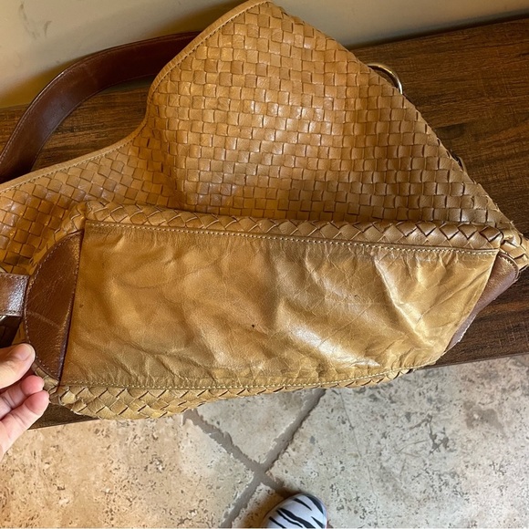 TANO Large Woven Tan Leather Shoulder Purse - Picture 6 of 9